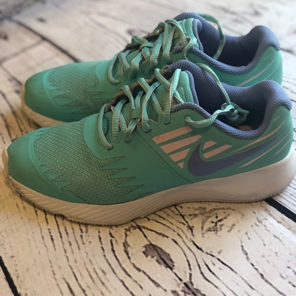 Girls Nike Star Runner shoes